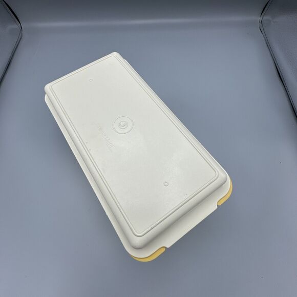 Vtg Tupperware Bread Box 171-5 and Lid 172-2 Harvest Gold Almond Kitchen Camping - Picture 12 of 16